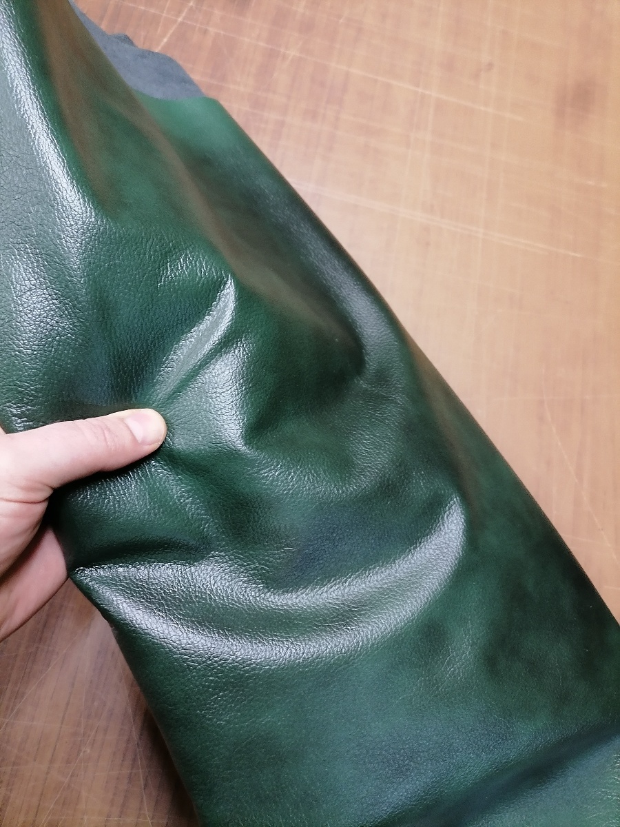 Кожа мебельная цвет зелёный толщина шкуры 1.2-1.4 мм. 5