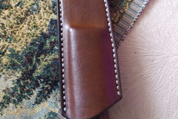 Кожа для пошива ножен растительного дубления размер заготовки 30/20см. цвет натуральный толщина 3 мм. photo review
